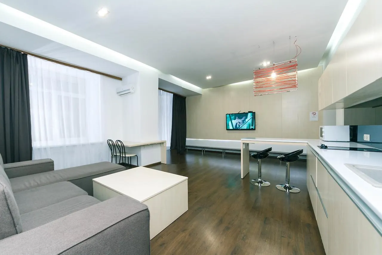 Kreschatik 21 With Terrace 2Br 키예프