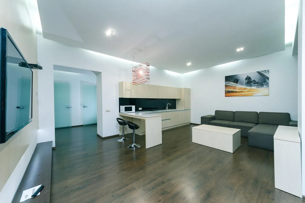 Kreschatik 21 With Terrace 2Br Kyiv Ukraine